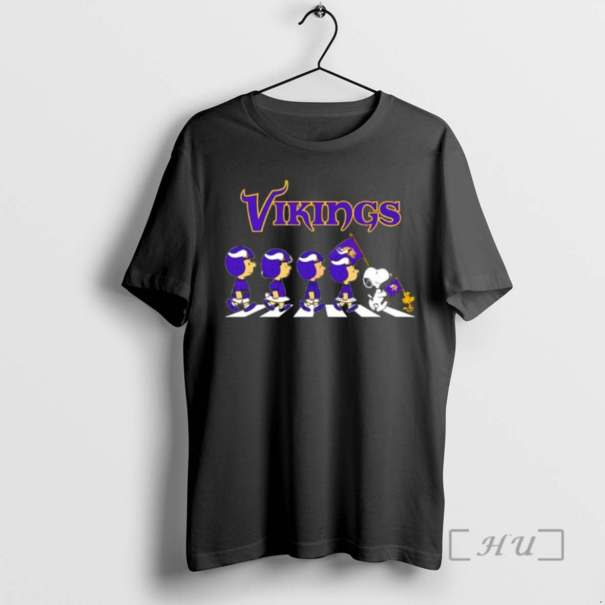 Officials Peanuts X Minnesota Vikings Football Flag Walking